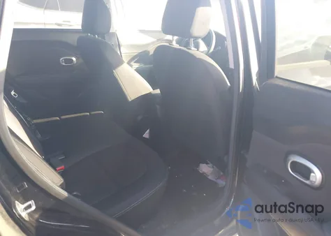 2016 Kia Soul z USA, uszkodzony, nr VIN KNDJN2A28G7399369